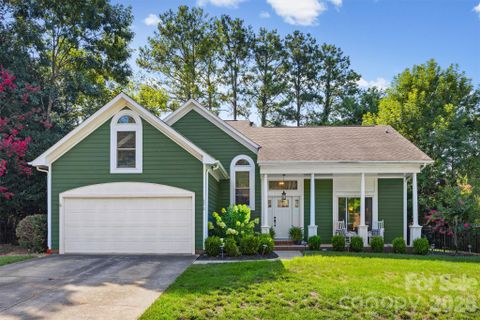 12210 Landing Green Drive pending home in Landen Glen, Charlotte, NC