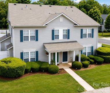 2049 Flushing Court