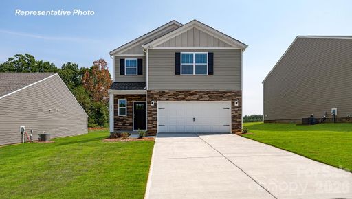 1425 7th Street Drive pending home in The Hamptons At Hickory, Hickory, NC