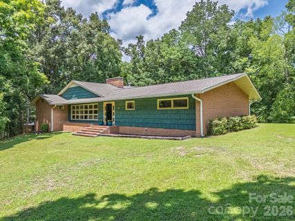 112 Crestwood Circle