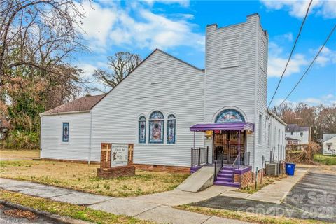 2341 N Patterson Avenue