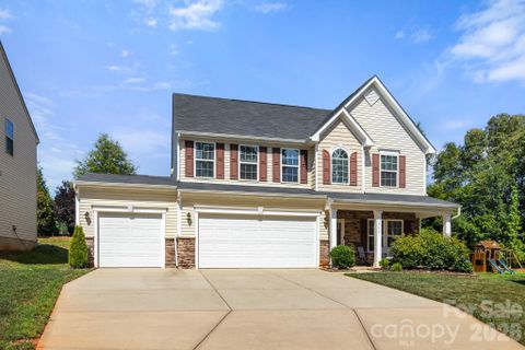 3536 Canyon Live Oak Court active home in Bethesda Oaks, Gastonia, NC