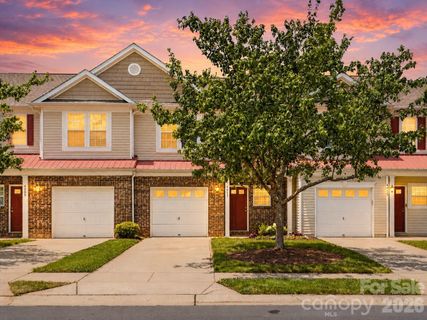 4011 Abbotsbury Drive active home in Arlington, Fort Mill, SC