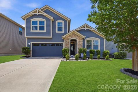 12628 Heath Grove Drive active home in Magnolia Walk, Huntersville, NC
