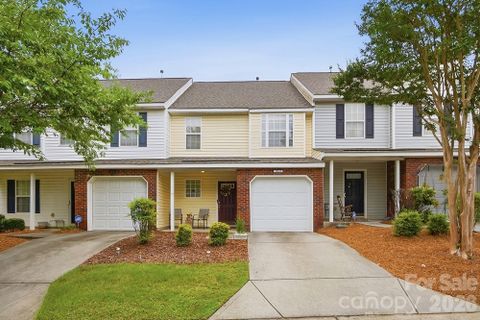 10618 Pointed Leaf Court active home in The Townes At Old Stone Crossing, Charlotte, NC