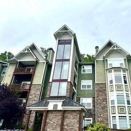 2000 Olde Eastwood Village Boulevard