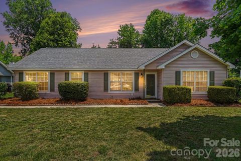 7518 Prindle Lake Drive active home in Martin Lakes, Charlotte, NC