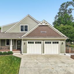 17 Hamilton Woods Lane