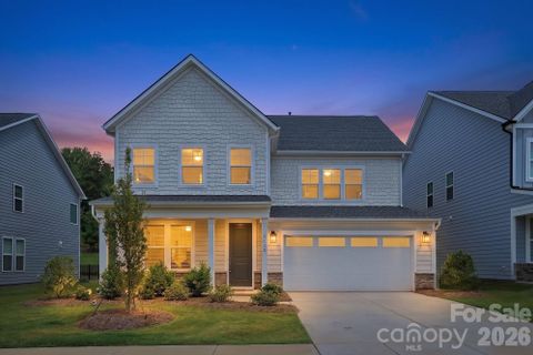 5132 Glenwalk Drive active home in Griffith Lakes, Charlotte, NC