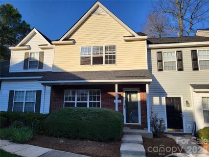 10115 Forest Landing Drive active home in University Heights, Charlotte, NC