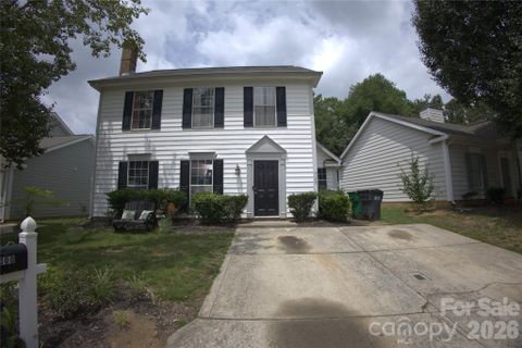 6000 Bayswater Lane active home in Bay Village, Charlotte, NC