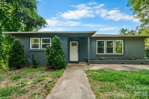 422 Arlington Circle active home in Arlington Heights, Lenoir, NC