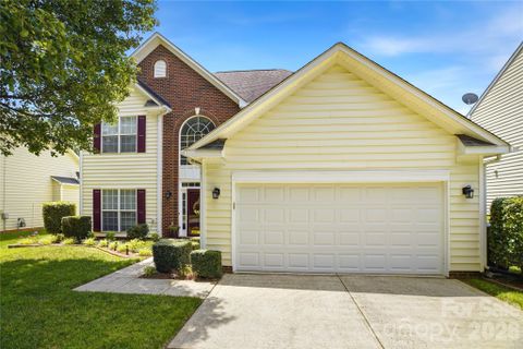 5555 Cambridge Bay Drive pending home in Highland Creek, Charlotte, NC
