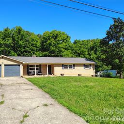 213 Lakeview Drive