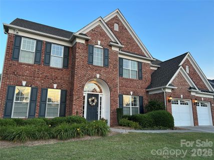2207 Avenza Drive pending home in The Chimneys Of Marvin, Waxhaw, NC