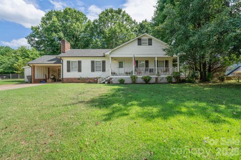 1504 2nd Street pending home in Random Hills, Conover, NC