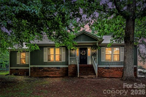 2754 Stockwood Drive active home in Saddlewood, Gastonia, NC