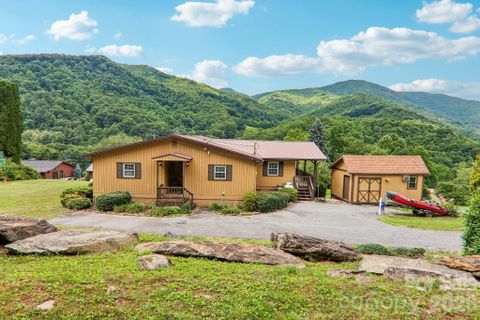 200 Holley Lane sold home in Fred Campbell, Maggie Valley, NC
