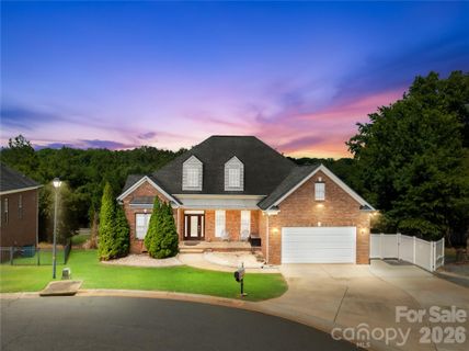 3129 Linkside Court active home in Regent Park, Fort Mill, SC