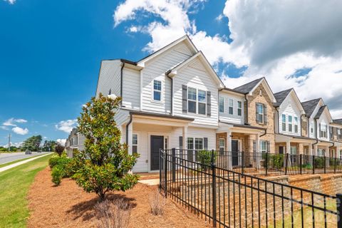 1814 Saint Louis Alley active home in Odell Corners, Concord, NC