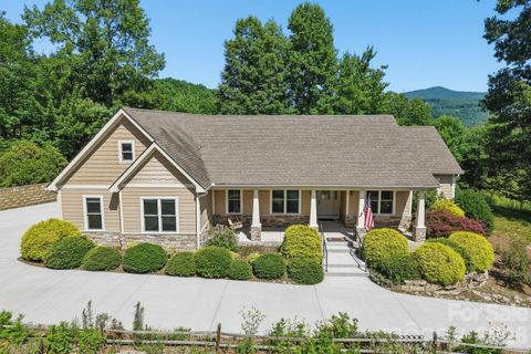 959 Silverglen Way active home in Silverglen, Hendersonville, NC