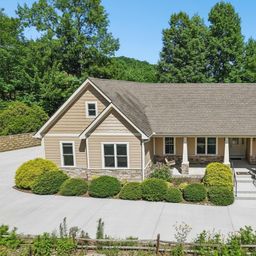 959 Silverglen Way