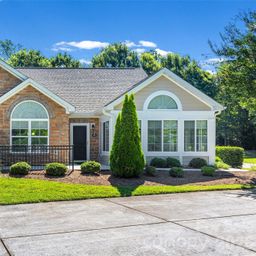 274 Lone Oak Circle