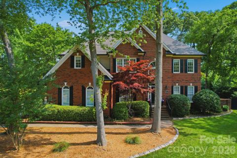 6821 Hollow Oak Drive