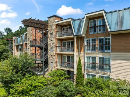 310 Bowling Park Road active home in Residences At Biltmore, Asheville, NC