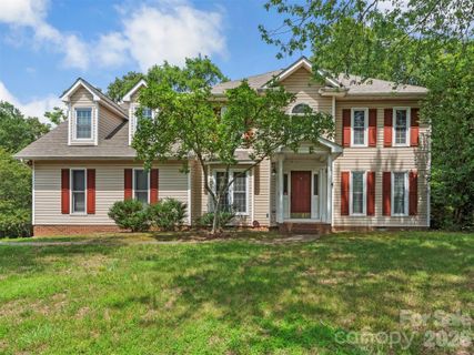 14437 Raynham Drive pending home in The Settlements At Withrow Downs, Charlotte, NC
