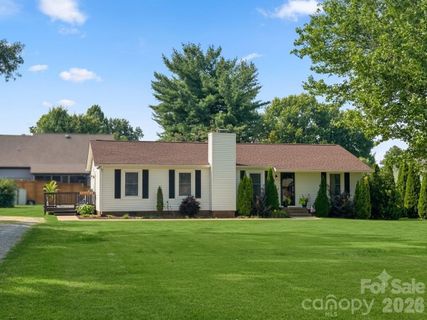 708 Langtree Road pending home in Lakeview Shores, Mooresville, NC