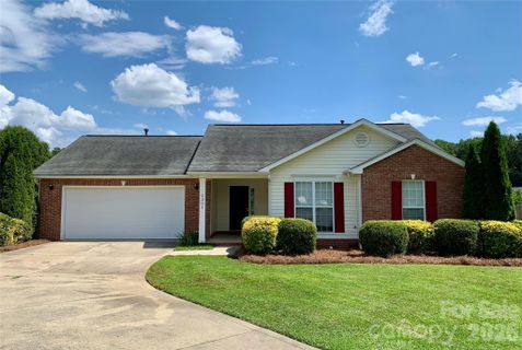 2301 Hunters Way