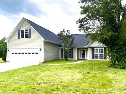 222 Misty Valley Way active home in Livingston Farms, Fletcher, NC