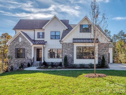 3716 Rivergrass Lane active home in Handsmill On Lake Wylie, York, SC