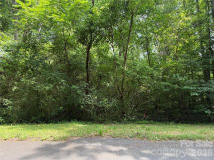 9562 Regent Drive active home in Cedarbrook Acres, Davidson, NC