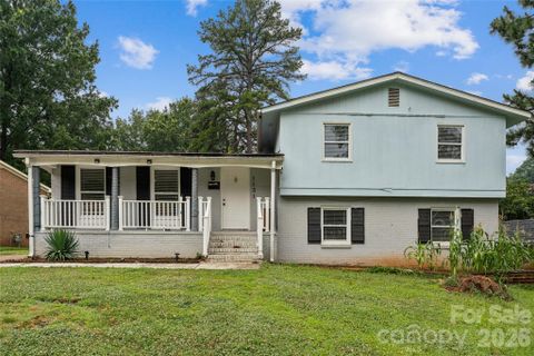 1131 Mt Kisco Drive active home in Hidden Valley, Charlotte, NC