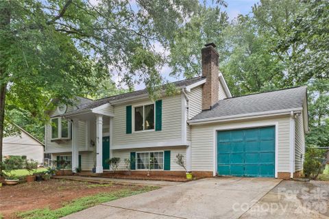 9108 Touchstone Lane pending home in Birnam Woods, Charlotte, NC