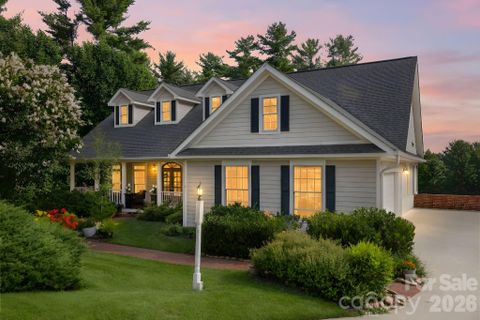 19 Thornapple Drive pending home in Wilson Farm, Hendersonville, NC