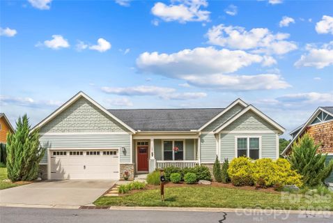 15 Craftsman View Drive pending home in Pinebrook Farms, Asheville, NC