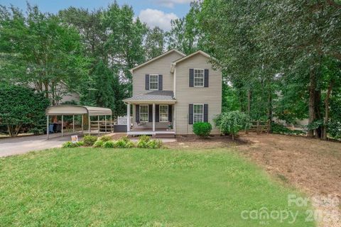 7734 Red Robin Trail active home in Lakehaven Estates, Denver, NC
