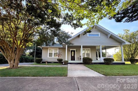 302 S College Avenue