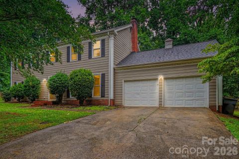 7111 Amarillo Drive pending home in Sugar Springs, Charlotte, NC