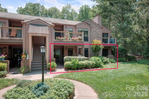 43 Ravencroft Lane pending home in Ravencroft Condominiums, Asheville, NC