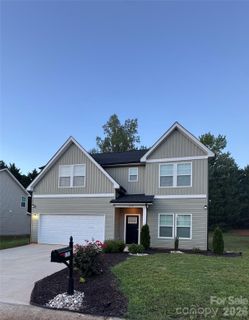 1212 Fall Day Circle active home in Summerhill, Lenoir, NC