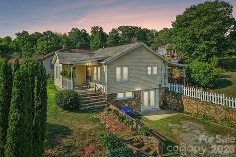 120 Caring Place Loop