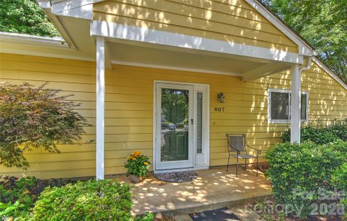 807 Sardis Cove Drive