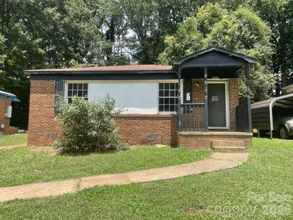 2600 Remington Street active home in Chantilly, Charlotte, NC