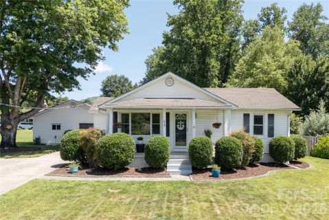 419 Big Bend Road pending home in Brevard - City, Brevard, NC
