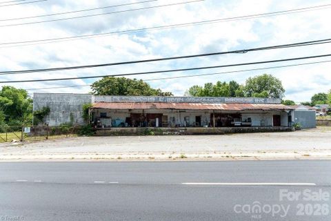 400 W 27th Street