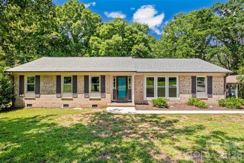 3355 Kingsfield Road active home in Kimberly Woods, Rock Hill, SC